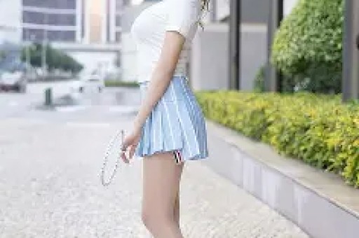 从‘南艺校花’到被封杀:刘露的堕落史与娱乐圈警示 从‘南艺校花’到被封杀:刘露的堕落史与娱乐圈警示