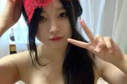 娱乐圈连环瓜:肖奈被传频接站台、牙疼小花被“牺牲”、长腿格格相亲走过场? 娱乐圈连环瓜:肖奈被传频接站台、牙疼小花被“牺牲”、长腿格格相亲走过场?